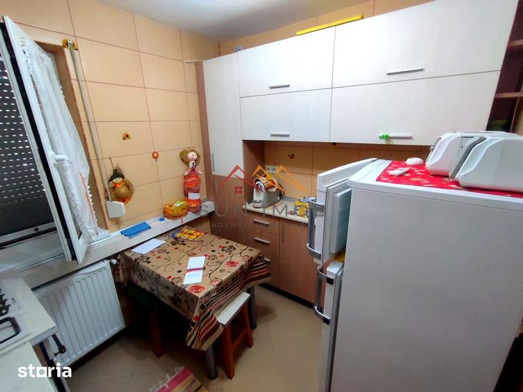 Apartament cu 2 camere decomandat, mobilat în Piața Centrală