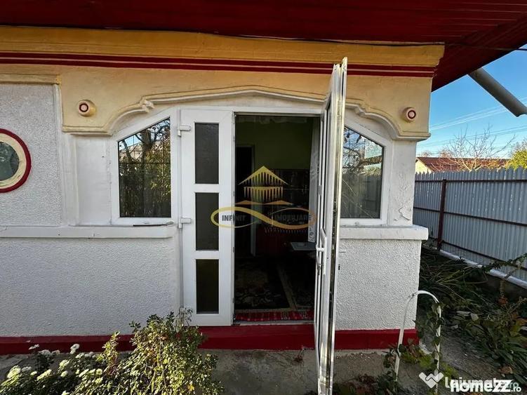 Casă cu 4 camere cu Teren 4500 Mp în Negri