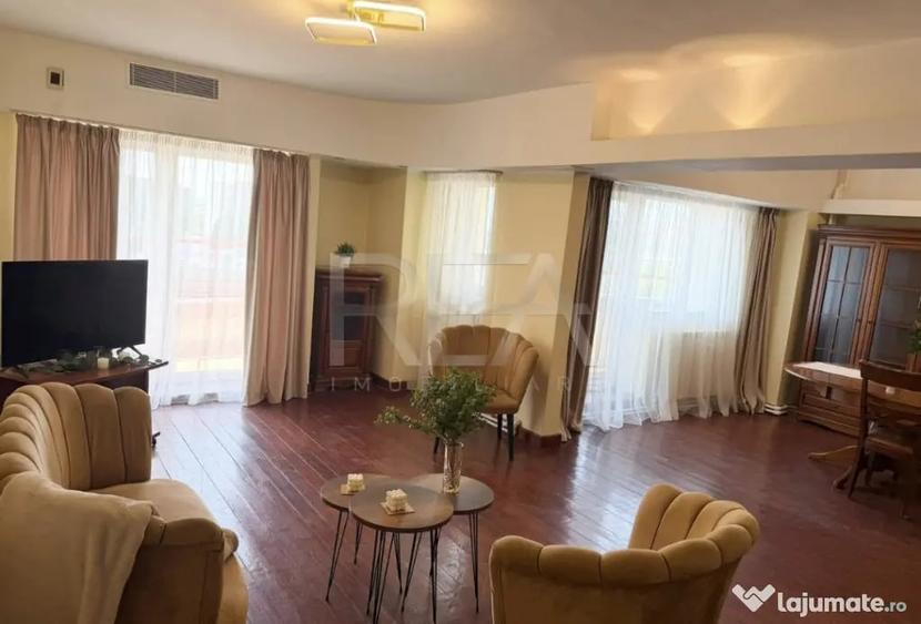 Apartament cu 4 camere decomandat în Ultracentral