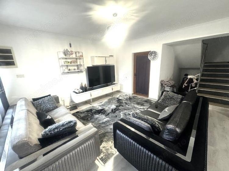 Casă cu 5 camere cu Teren 382 Mp în Central