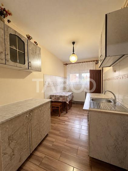 Apartament cu 2 camere decomandat, mobilat în Mihai Viteazul