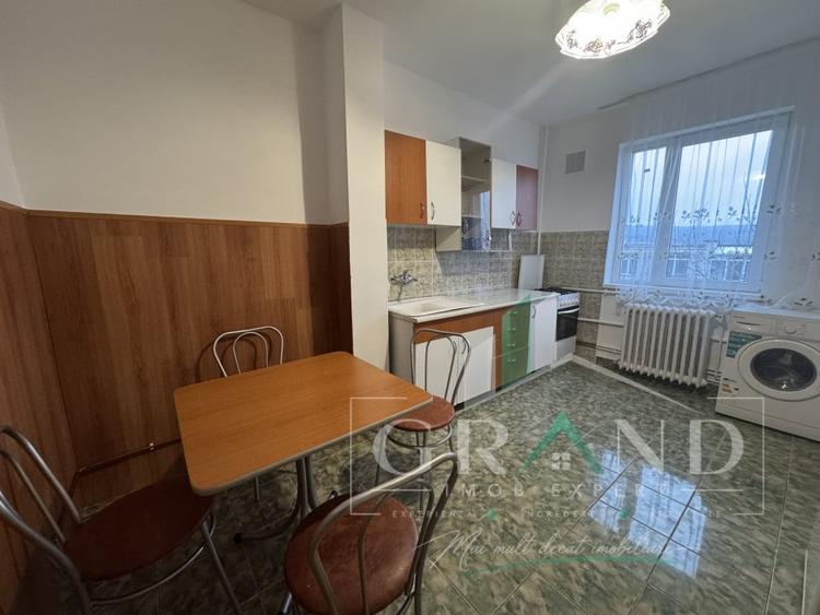 Garsonieră decomandată, mobilată în Gruia