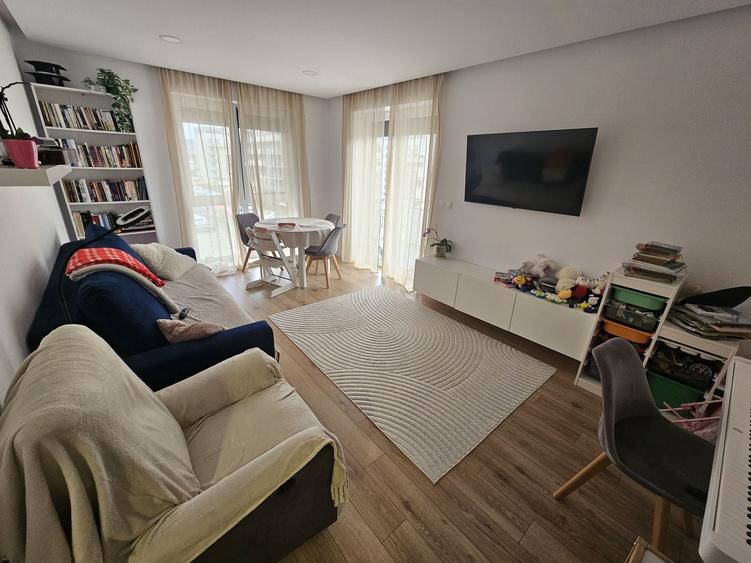 Apartament cu 2 camere decomandat în Exterior Vest