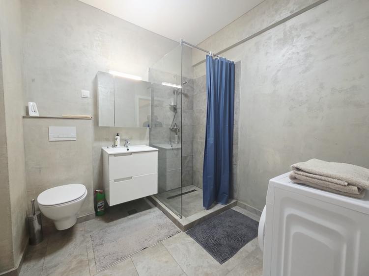 Apartament cu 2 camere decomandat în Faleză