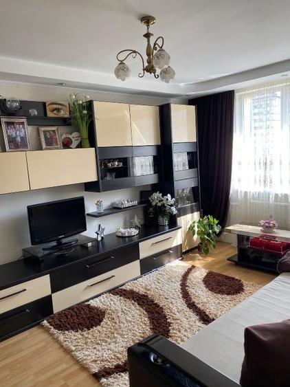 Apartament cu 3 camere decomandat, mobilat în Mărăței