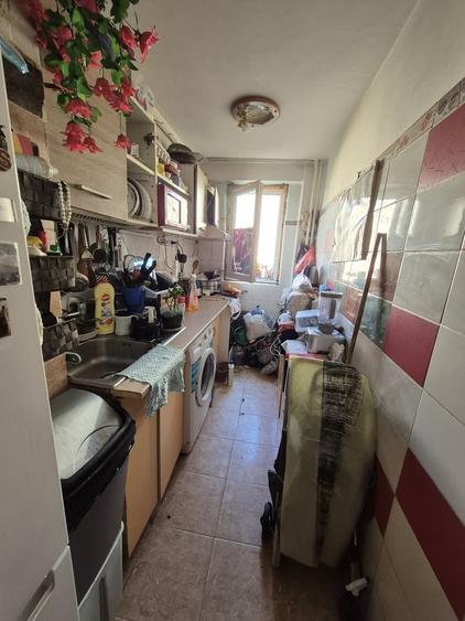 Apartament semidecomandat în Costin Georgian