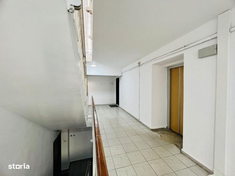 Apartament cu 4 camere în Văcăresti