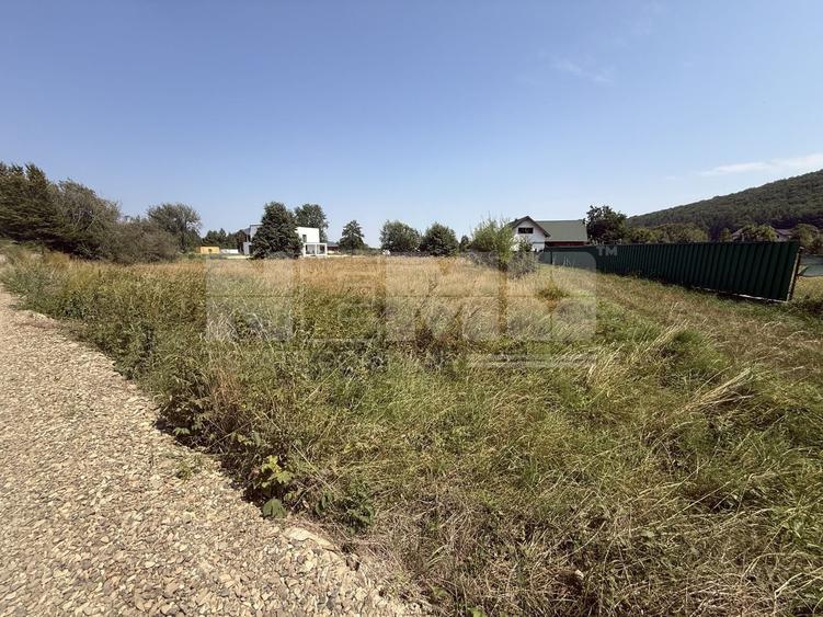 Teren Construcții intravilan de 2020 mp, în Sucevița