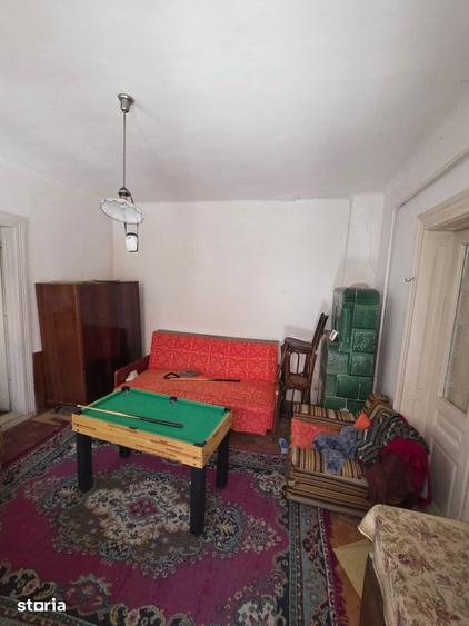 Casă cu 2 camere semidecomandat cu Teren 310 Mp în Schei