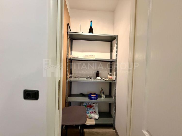 Apartament cu 3 camere semidecomandat în Tractorul