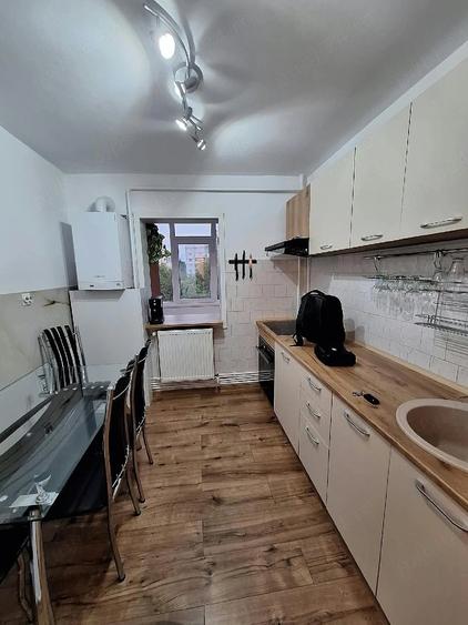 Apartament cu 2 camere decomandat în Micro 20