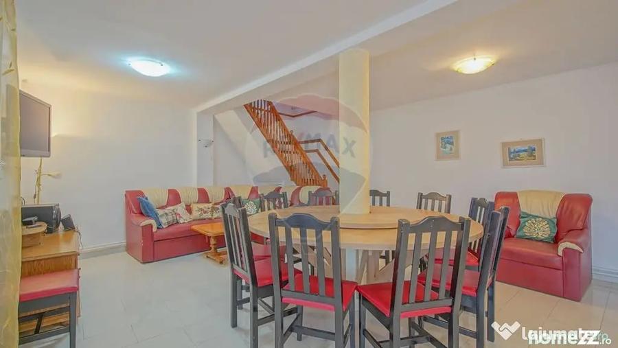 Casă cu 7 camere cu Teren 800 Mp în Purcăreni