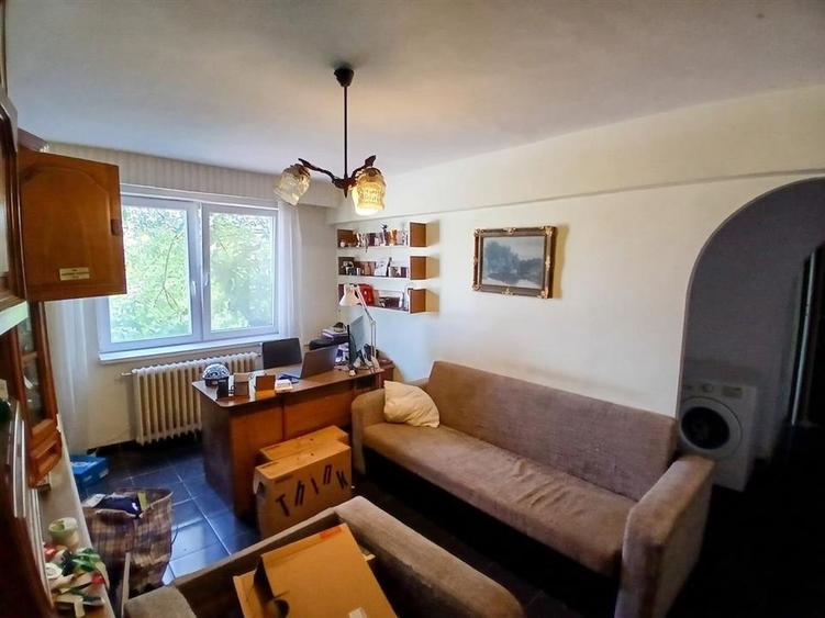 Apartament cu 3 camere decomandat în Cetății