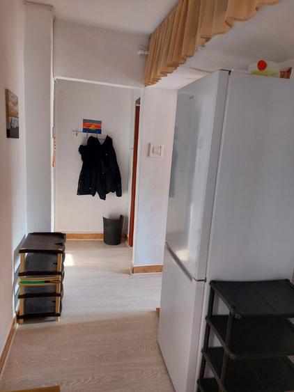 Vand apartament 3 camere micro 4 - 6