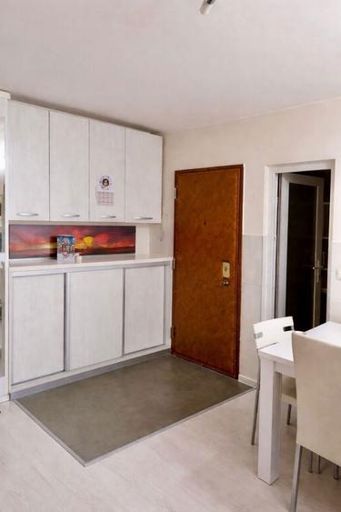 Apartament cu 4 camere, decomandat cu dubla orientare in zona Iosia, parter inalt - 2