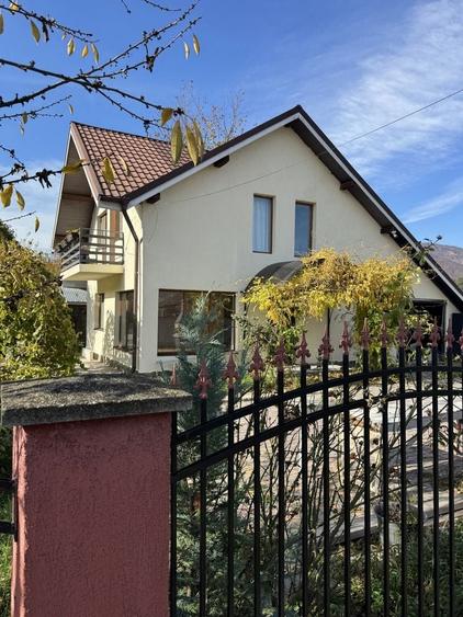 Casă cu 3 camere în Central