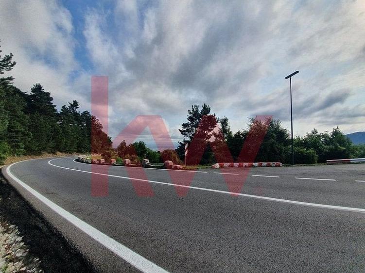 Teren cu priveliste superba si deschidere la drumul de Poiana Brasov - 4