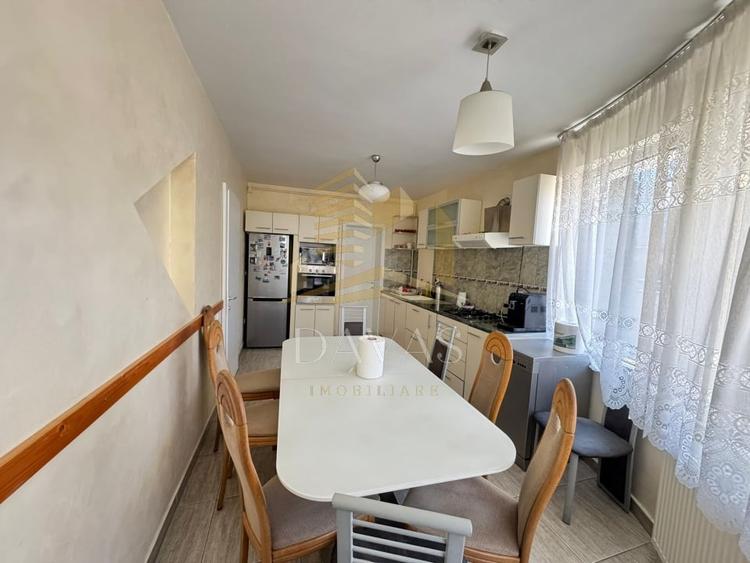 Vilā individuală 7 camere | 320mp | 740mp teren + Garaj inclus in preț | Zorilor - 15