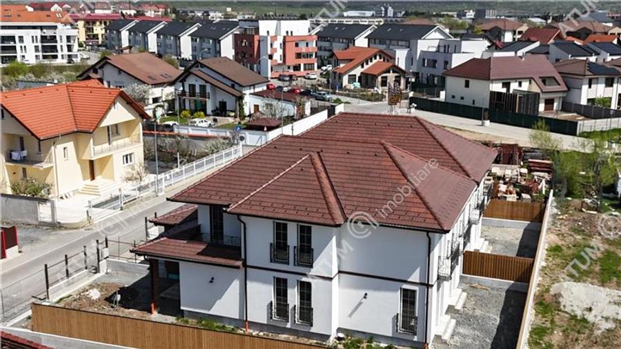 Casă individuală cu 5 camere cu Canalizare în Șelimbăr