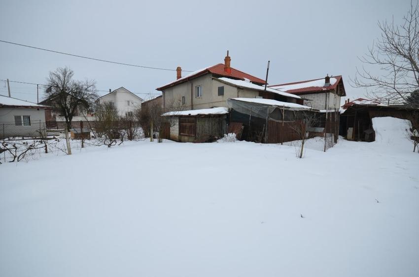 ocazie ,de vanzare casa cu 5 camere, teren 750mp - 1