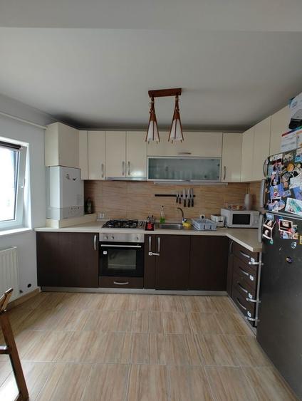 Persoana fizica vand apartament cu 2 camere mobilate & utilate langa RIVUS Piata 1 Mai - 5