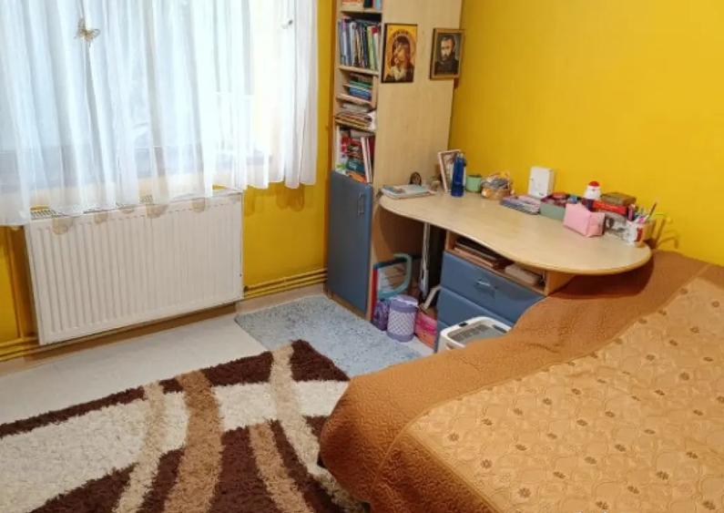 Apartament 3 camere et 3, Plopilor - 6