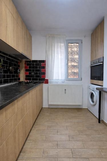 Tineretului,  loc de parcare - 11