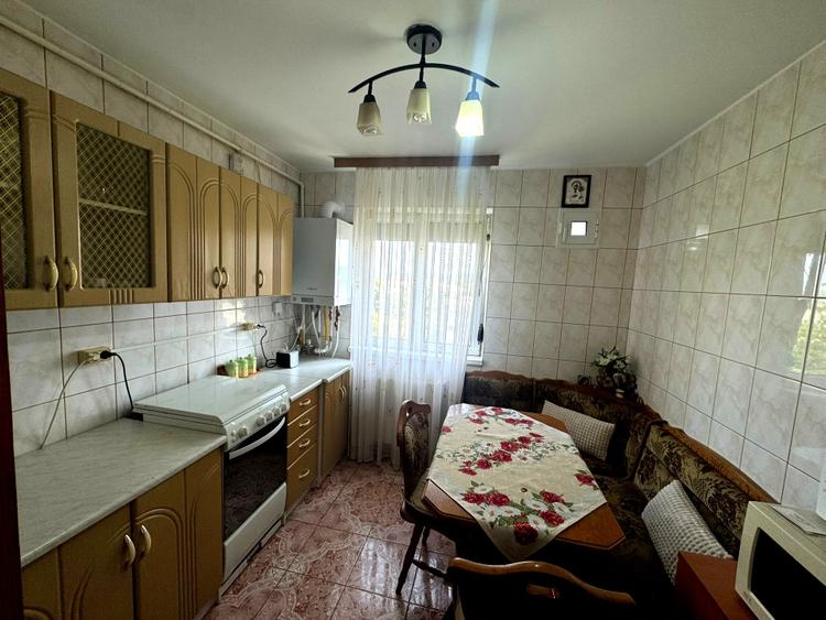 Vanzare apartament 2 camere decomandat Cornisa Bistritei - stare foarte buna - 5