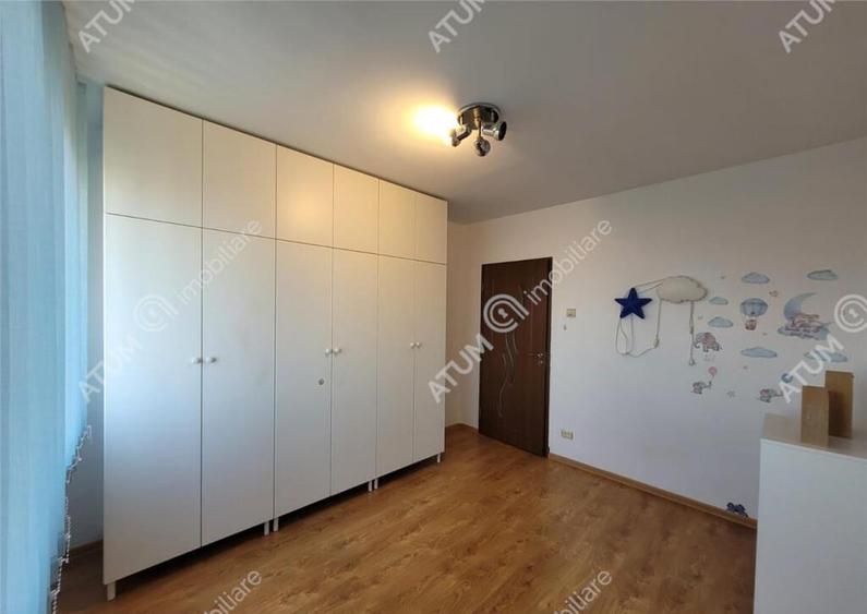 Apartament decomandat 3 camere si balcon zona Vasile Aaron d - 8