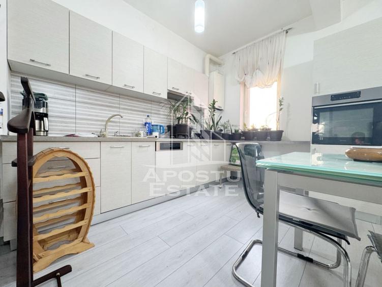 Apartament 2 camere de vanzare, 50mp utili + balcon, etajul 1/3 -Giroc - 4