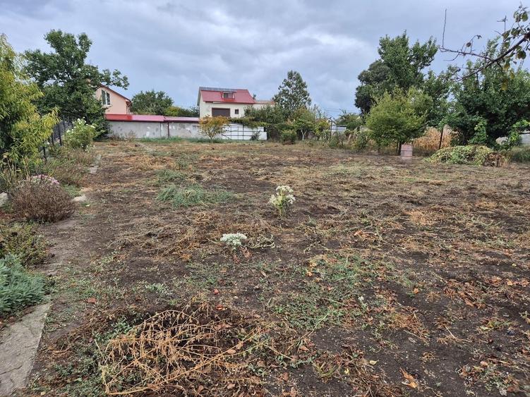 Casă cu 4 camere cu Canalizare în Palazu Mare