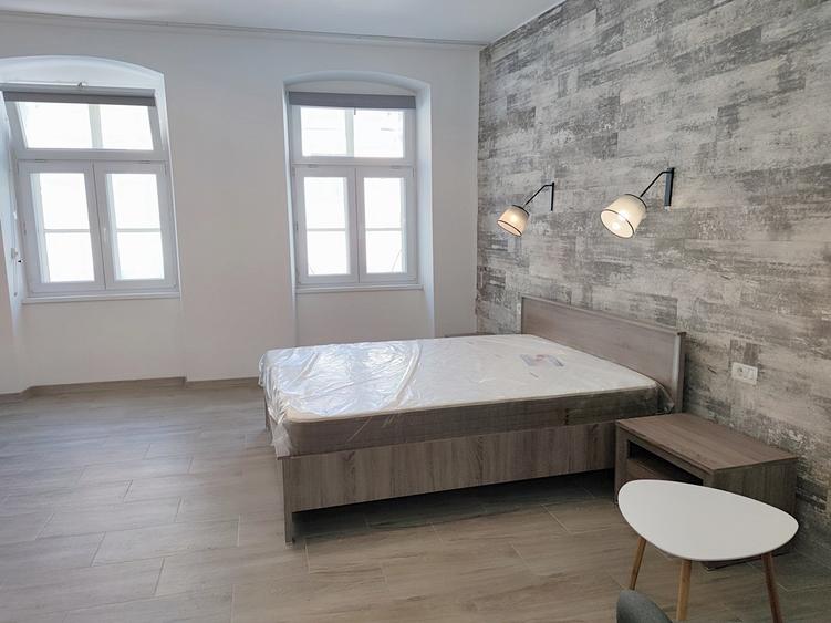 Centrul Istoric - strada Poarta Schei, garsonieră spațioasă. - 5