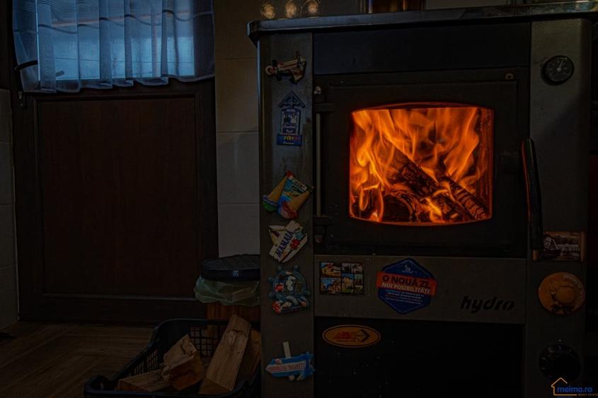 Vrei o casa mica la tara, cu tot confortul din oras? Oportunitate in Stanesti! - 12