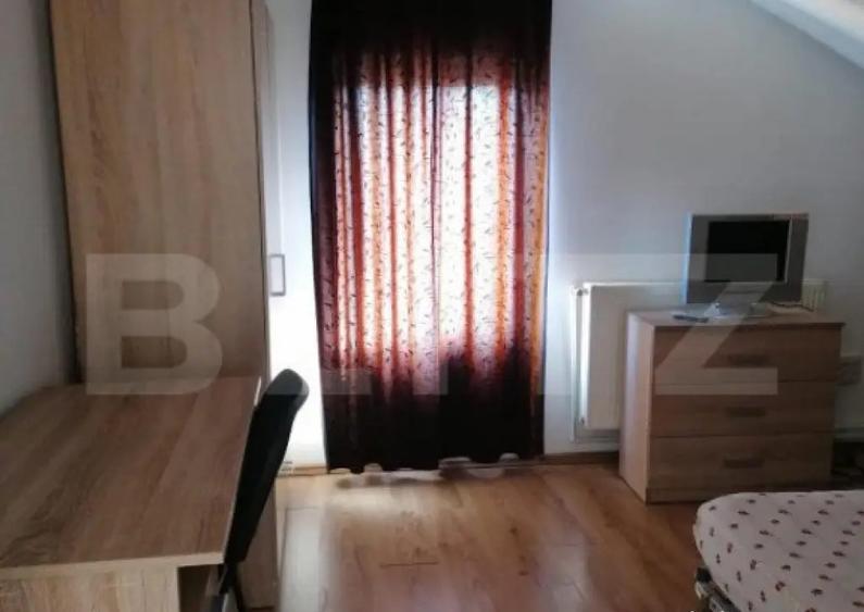 Apartament spatios de vanzare, 5 camere, 93 mp, zona Hotel D - 2