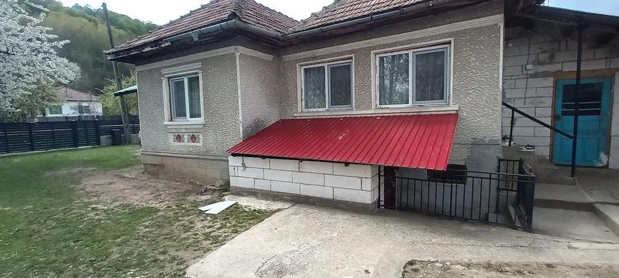 Casa de vanzare la ?ara in zona lini?tita (jude?ul Valcea) - 4