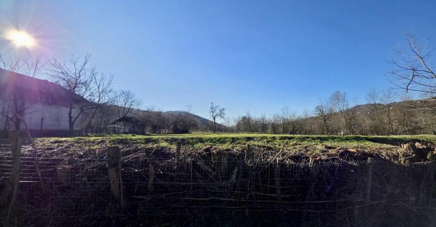 Teren 4.549 mp intravilan, la doar 8 minute de Valenii de M - 6