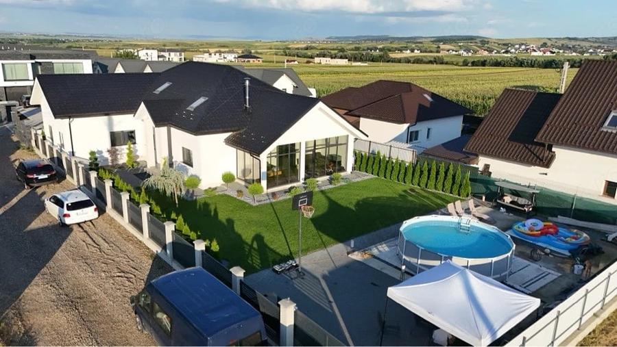 Casă cu 4 camere cu Teren 750 Mp în Central
