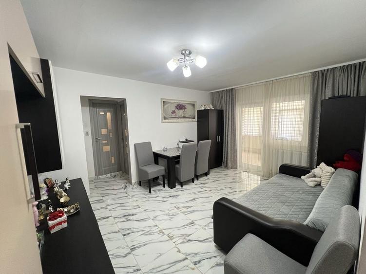 Vand apartament renovat,cu balcon urias pe toata lungimea locuintei - 6