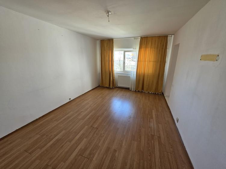 Capitol (Blvd Mamaia)- 2 camere decomandate 56mp, etaj 3/4 - 136.500euro - 8