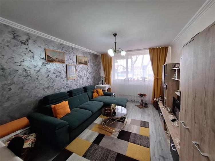 Apartament 2  camere decomandat , zona Mioritei - 1