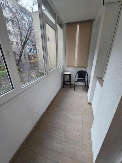 Garsoniera dubla Sala Palatului et 1/7  bloc 1960 centrala proprie 42 mp - 24