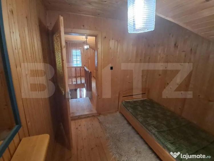 Casă cu 4 camere cu Teren 240 Mp în Central