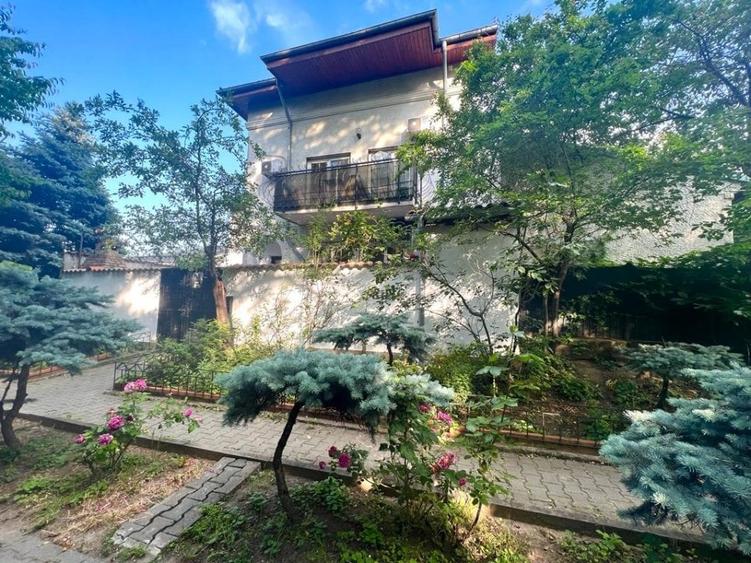 Vanzare vila singur curte Palatul Cotroceni ideala rezidenta/birou - 1