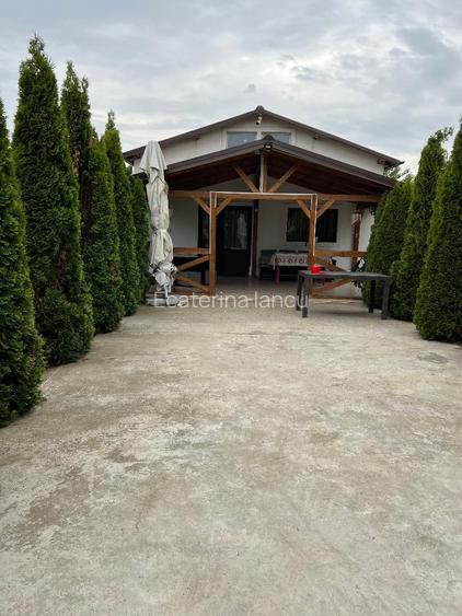 Casă individuală cu 2 camere în Vest