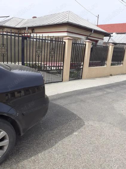 Vand casa cu dependin?e ?i loc de 850mp - 1