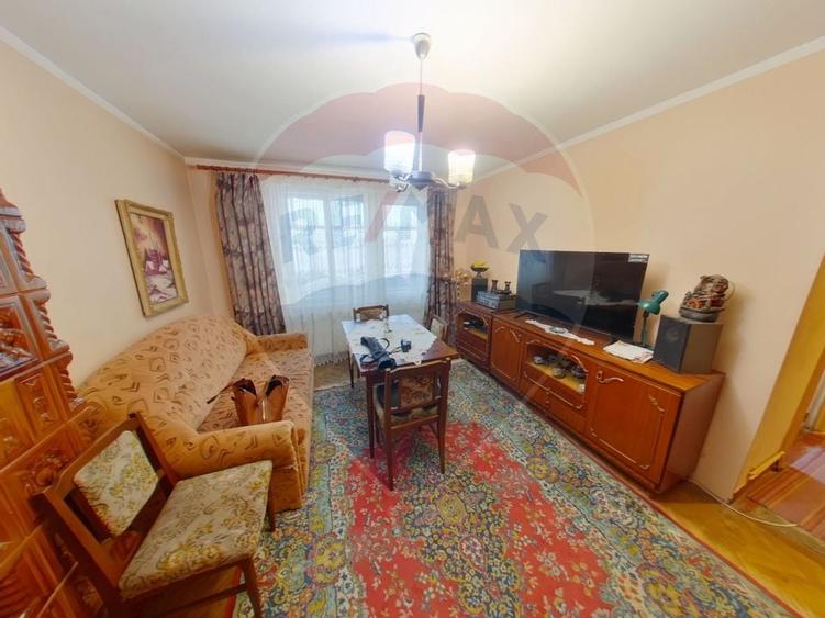 Apartament cu 4 camere de vânzare în zona Carrefour Flora - 1