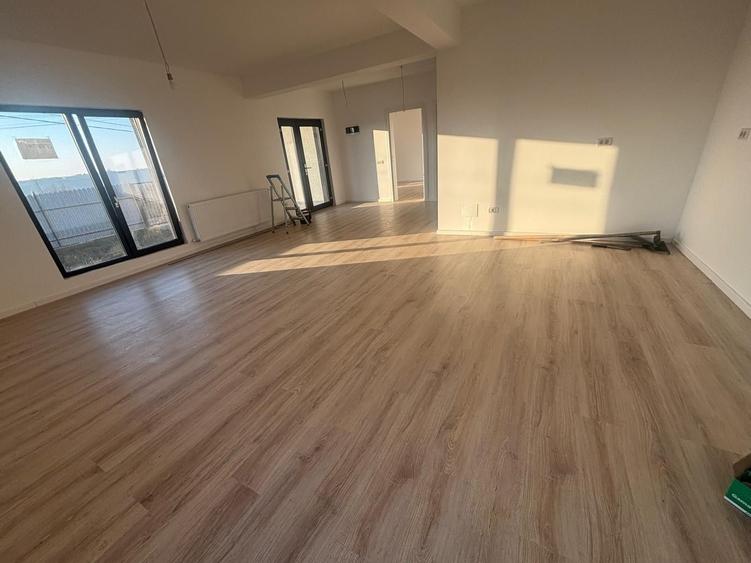 Casa noua, din caramida, cu 3 camere in Bucium - 3