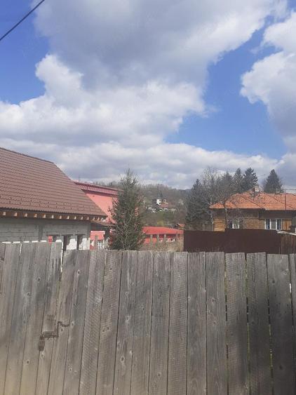 casa de locuit si teren - 1