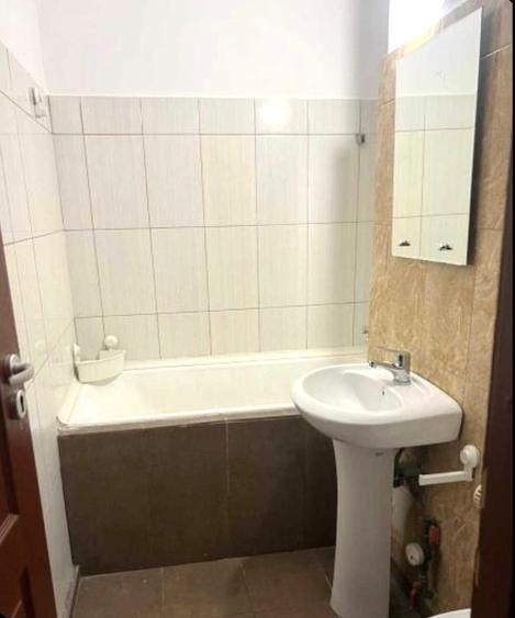 Titan, Iris Mall, Auchan Titan, Circa 13, decomandata, bloc mixt - 5