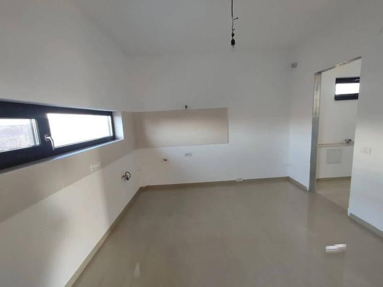 Casă Individuala 4 Camere Otopeni | Terasa Pe Acoperis | Curte 430 mp - 10